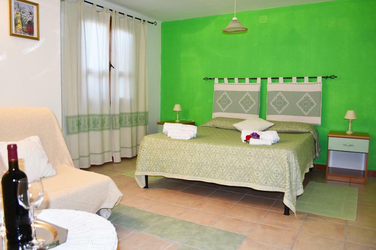 Casa Vacanza Porto Frailis Gia Porto Frailis B&B Àrbatax Dış mekan fotoğraf